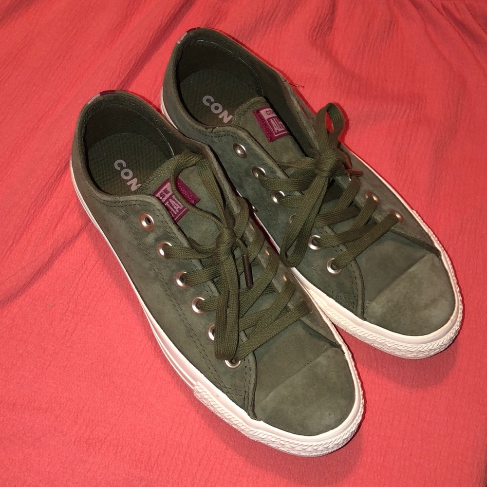 Converse Suede Women’s Size 8 Hunter Green